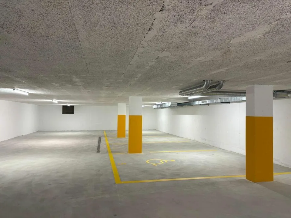 Einstellhallenplatz zu vermieten