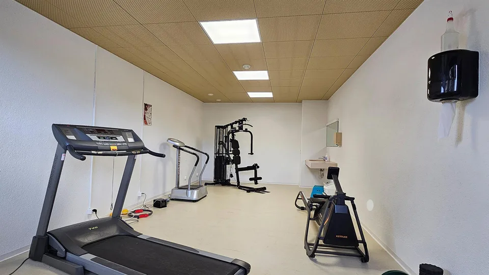 Neu renovierte 1.5-Zimmer-Wohnung im Dorfzentrum mit Infrastruktur