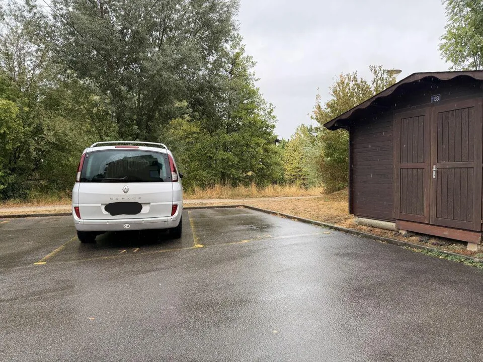 Parking extérieur à Frick