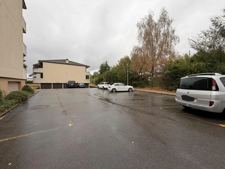 Parking extérieur à Frick