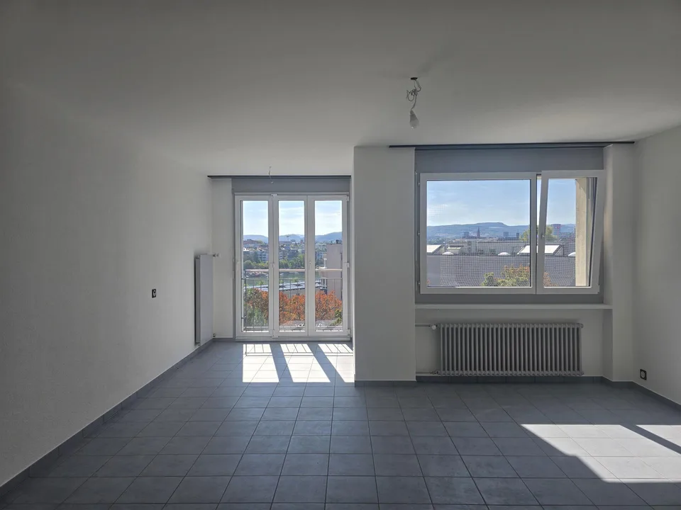 2 1/2 Zimmerwohnung mit Rheinblick und Lift