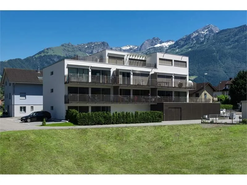 Moderne, helle 2.5 Zimmer Wohnung