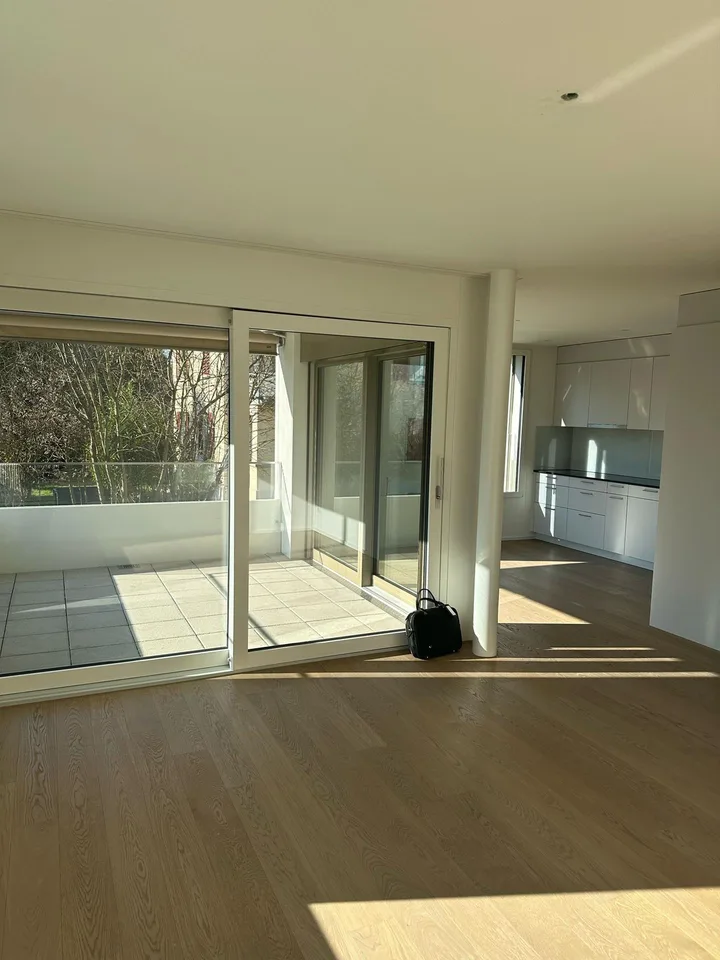 Schöne und helle 2.5-Zimmer-Wohnung im EG nahe Bahnhof Dietlikon