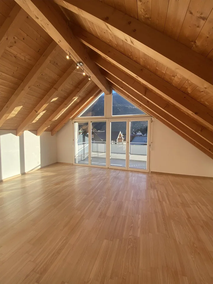 sonnige 4 1/2-Zimmer-Dachwohnung