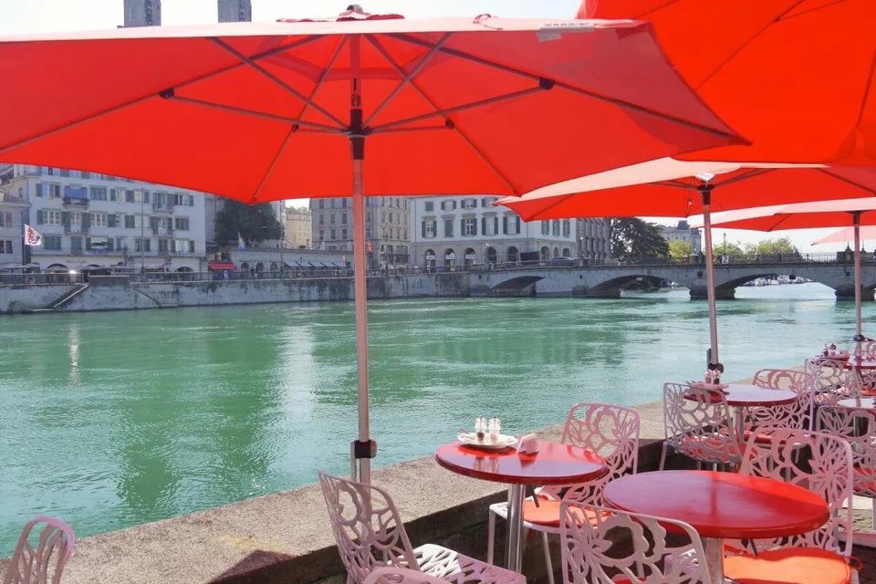 NUR FÜR PF: Herrschaftliche Räume direkt an der Limmat!