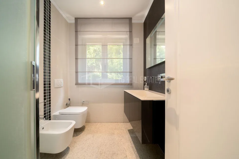Appartement de 3,5 pièces, meublé, avec vue sur le lac