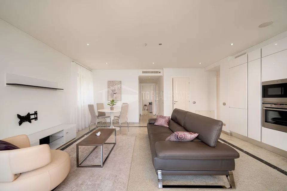 Appartement de 3,5 pièces, meublé, avec vue sur le lac