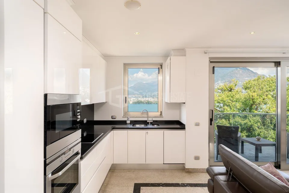 Appartement de 3,5 pièces, meublé, avec vue sur le lac