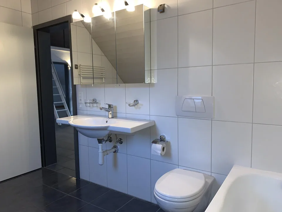 grosszügige 3.5-Zimmer-Dachwohnung mit Top-Aussicht in Grossaffoltern