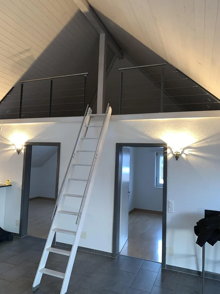 grosszügige 3.5-Zimmer-Dachwohnung mit Top-Aussicht in Grossaffoltern