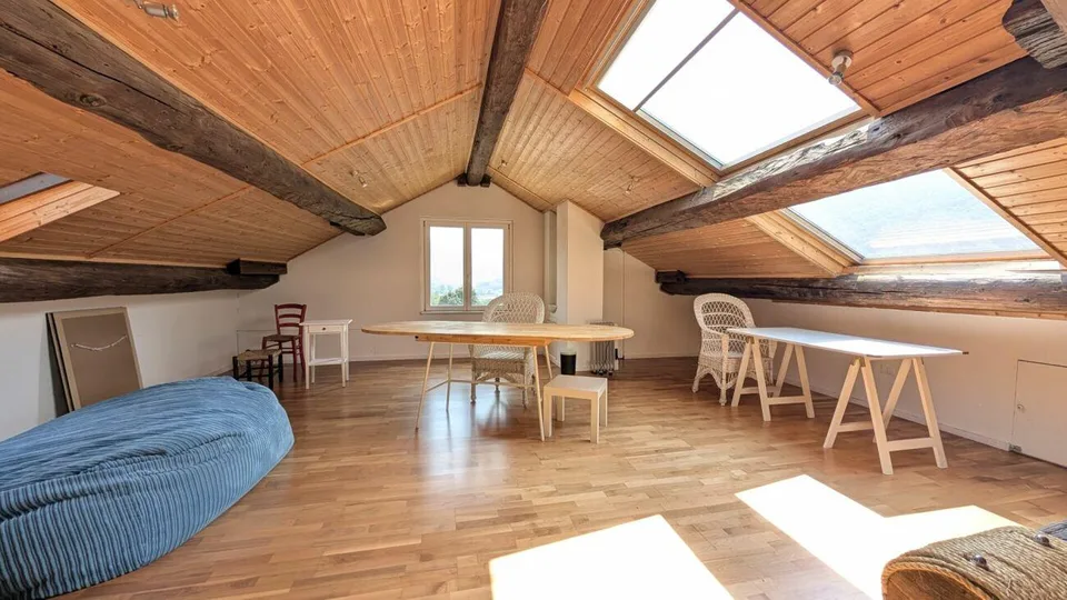 Casa di charme con giardino d'inverno e panorama sulle montagna