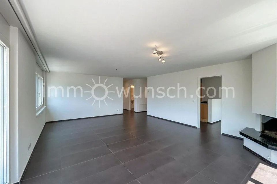 Exklusive 4 ½ Zi. EGTW mit traumhafter Seesicht in Walchwil