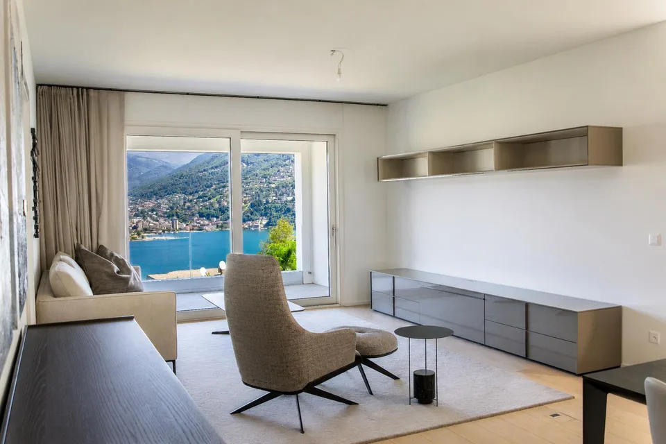 Lusso Contemporaneo con Vista sul Lago
