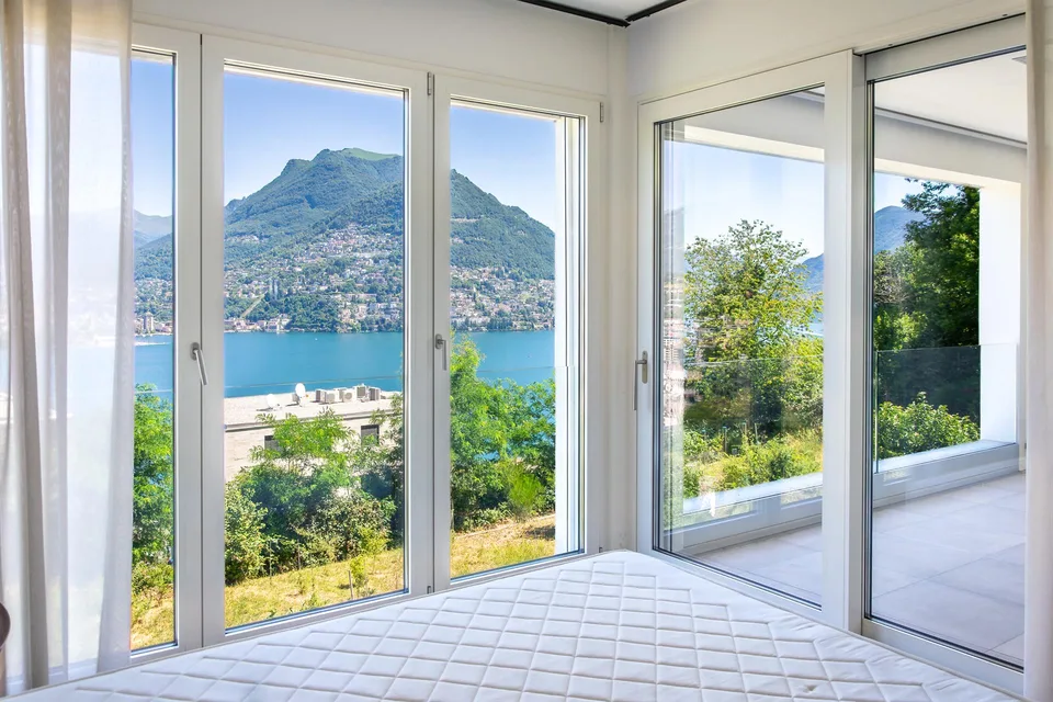 Lusso Contemporaneo con Vista sul Lago
