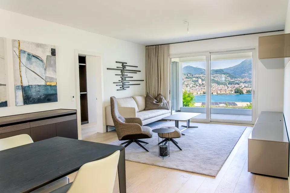 Lusso Contemporaneo con Vista sul Lago
