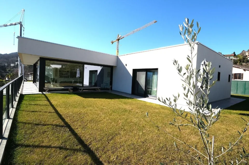 Ampia villa moderna vicinanza TASIS