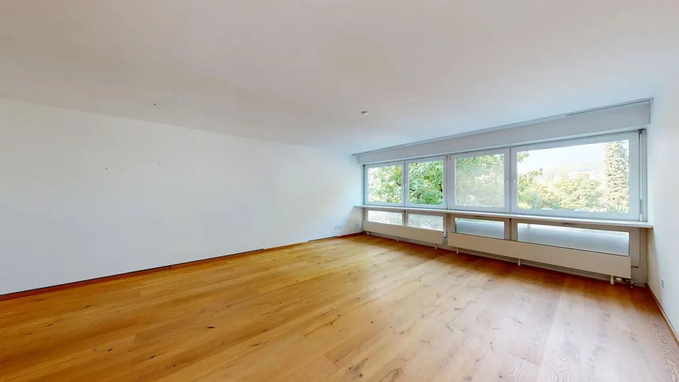 Gemütliche 2.5-Zimmer-Triplexwohnung mit Garage und Aussenparkplatz