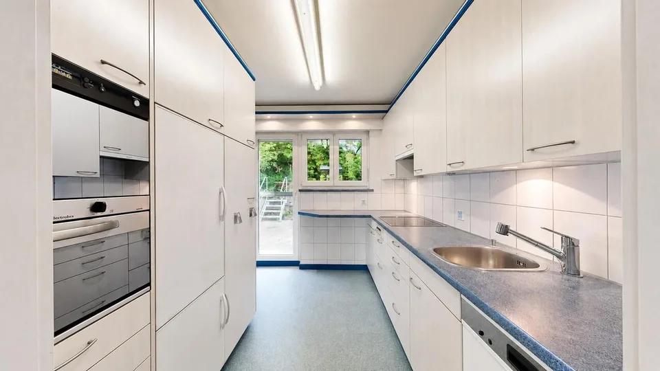 Gemütliche 2.5-Zimmer-Triplexwohnung mit Garage und Aussenparkplatz