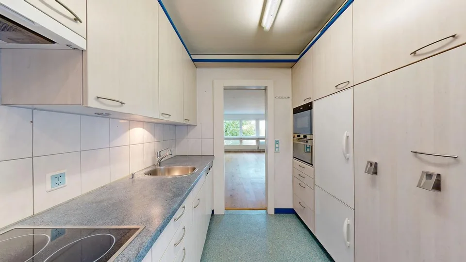 Gemütliche 2.5-Zimmer-Triplexwohnung mit Garage und Aussenparkplatz