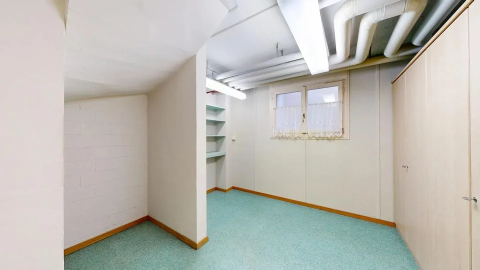Gemütliche 2.5-Zimmer-Triplexwohnung mit Garage und Aussenparkplatz