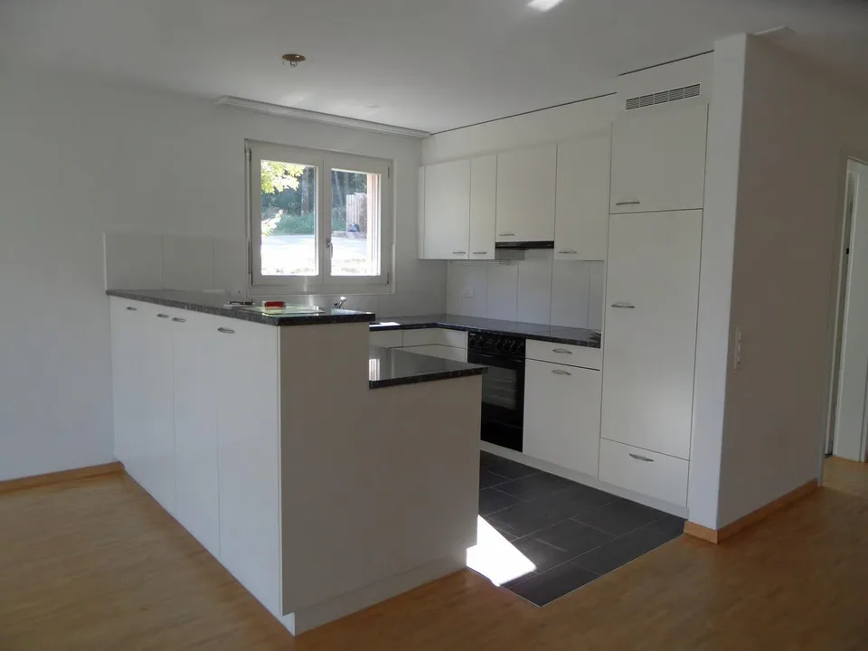 Helle 4.5-Zimmer-Wohnung mit Terrasse und Gartenzugang in Enggistein