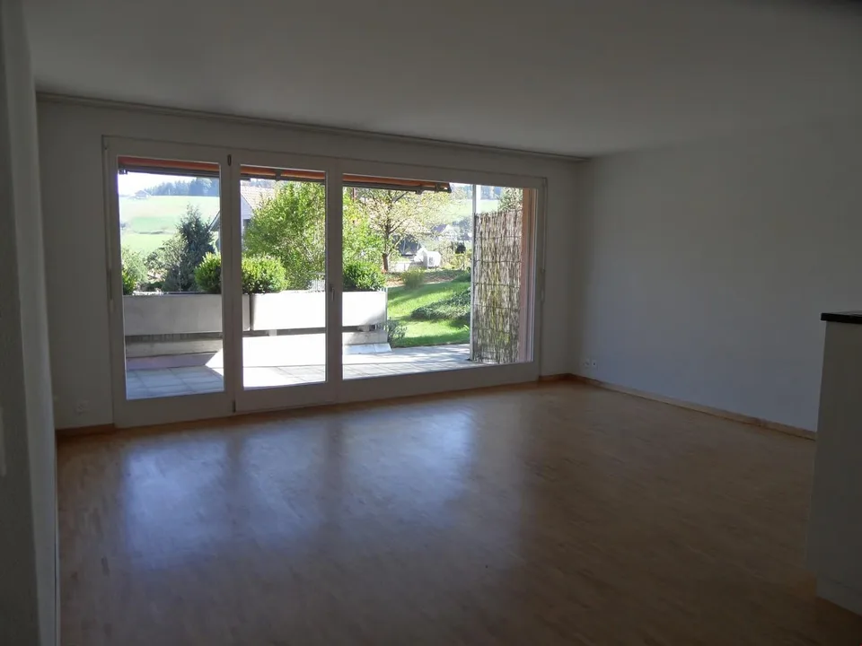 Helle 4.5-Zimmer-Wohnung mit Terrasse und Gartenzugang in Enggistein