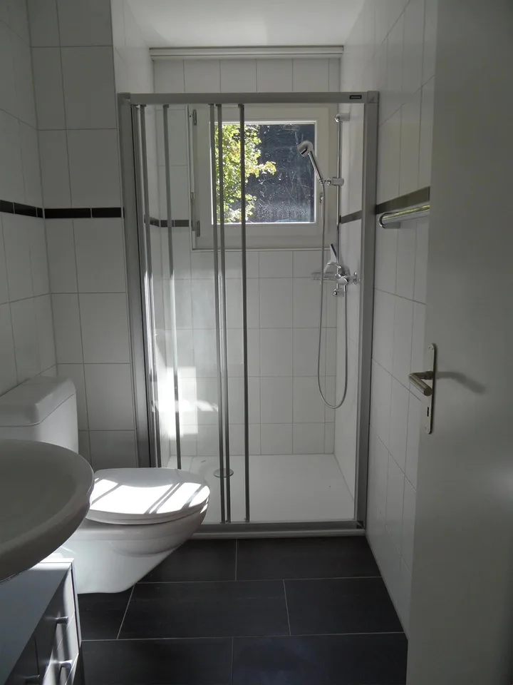 Helle 4.5-Zimmer-Wohnung mit Terrasse und Gartenzugang in Enggistein