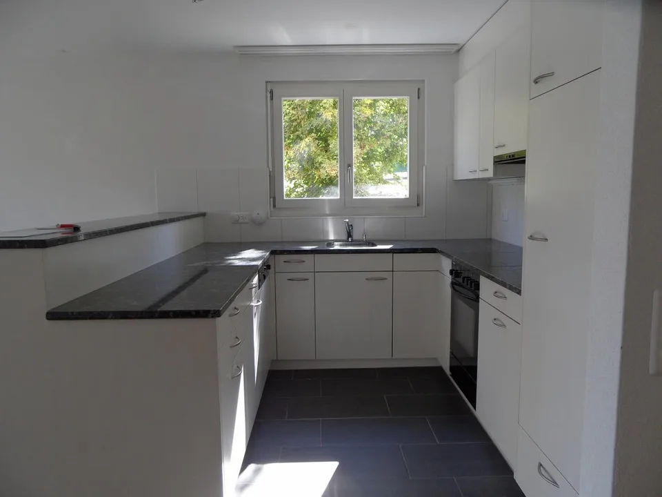 Helle 4.5-Zimmer-Wohnung mit Terrasse und Gartenzugang in Enggistein