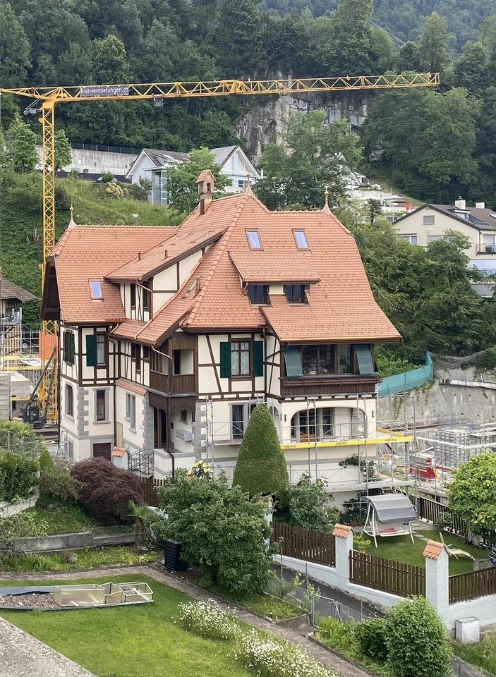 4.5-Zimmer-Liebhaberwohnung (115 m2) mit See- und Bergpanorama
