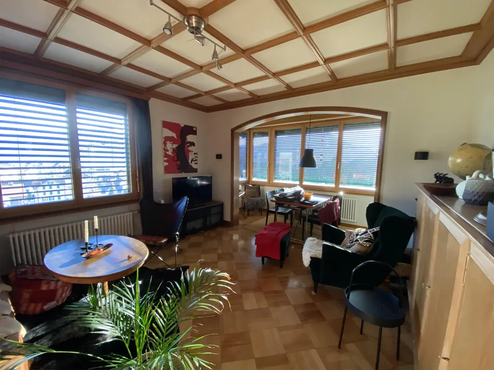 4.5-Zimmer-Liebhaberwohnung (115 m2) mit See- und Bergpanorama
