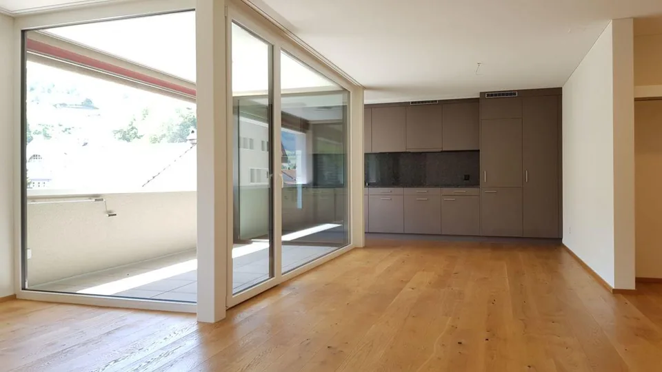 neuwertige 3 1/2-Zimmer-Wohnung mit zentraler Lage