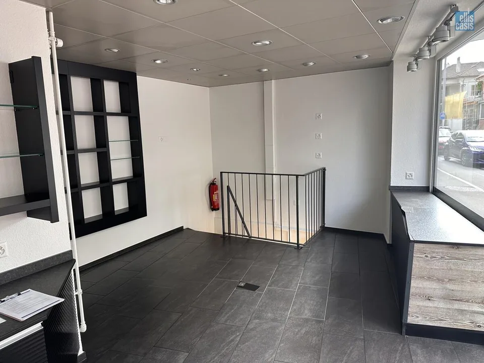 Attraktive Gewerbefläche für Büro, Praxis oder Dienstleistung im Ze...