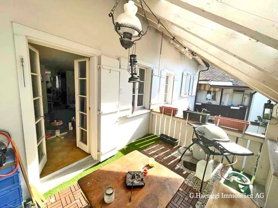 Appartement-maisonnette spacieux et lumineux 5 1/2 pièces avec balcon dans la vieille ville