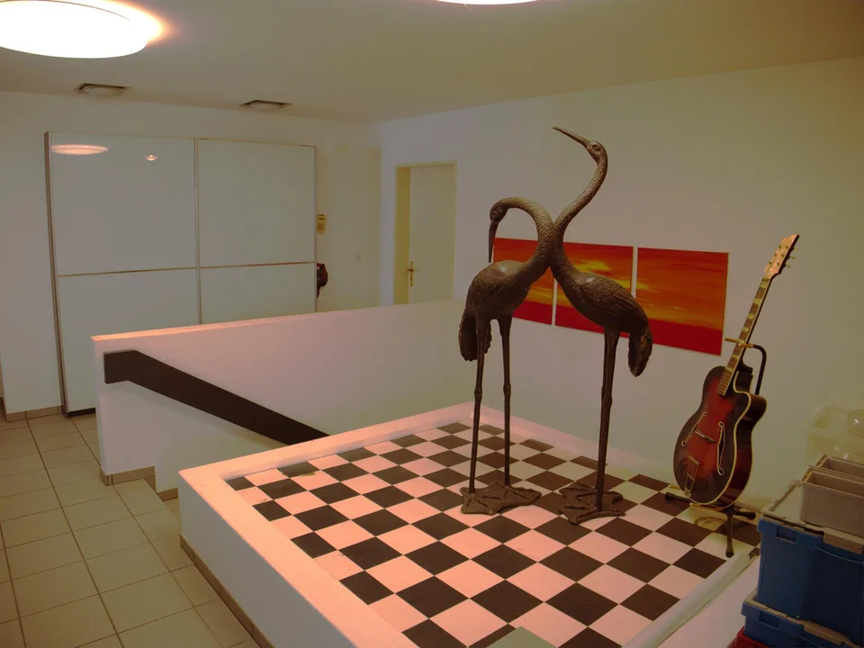 7 1/2 Zimmer Einfamilienhaus mit viel Ausbaupotenzial – photo 4 sur 5