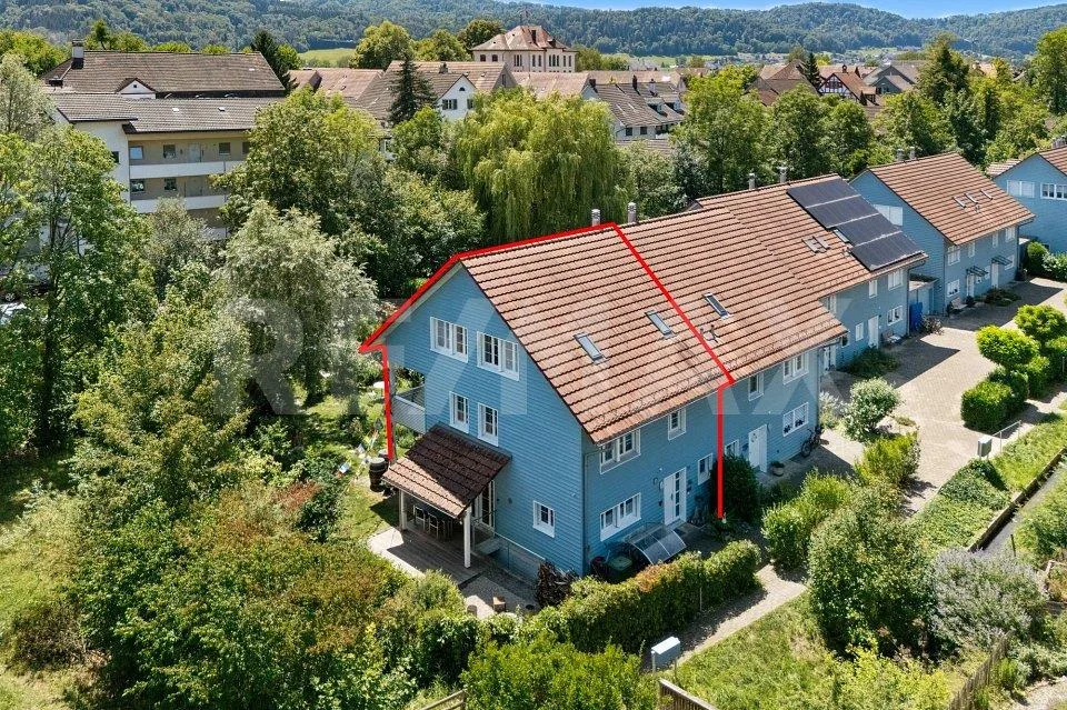 Idyllisches 5.5-Zi.-DEFH mit direktem Zugang zum Näfbach
