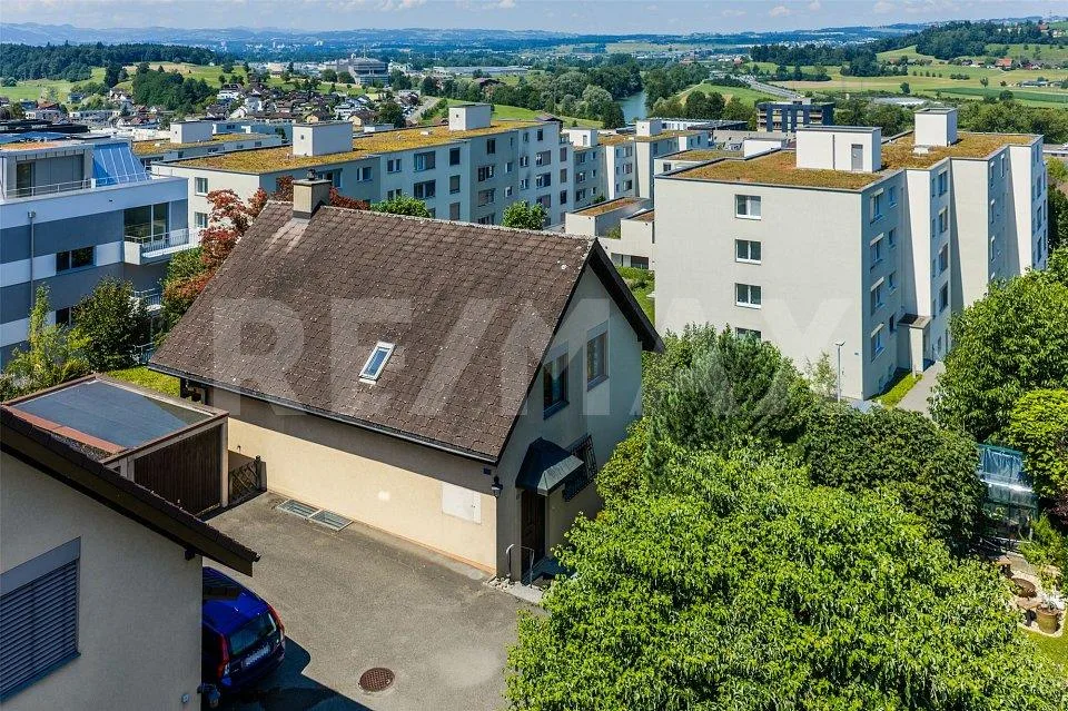 5 ½ ZIMMER HAUS AUF 692 m² SONNIGEM GRUNDSTÜCK