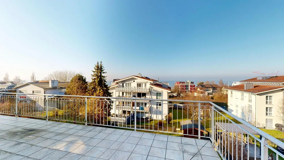 Maison unifamiliale spacieuse avec vue sur le lac et appartement indépendant