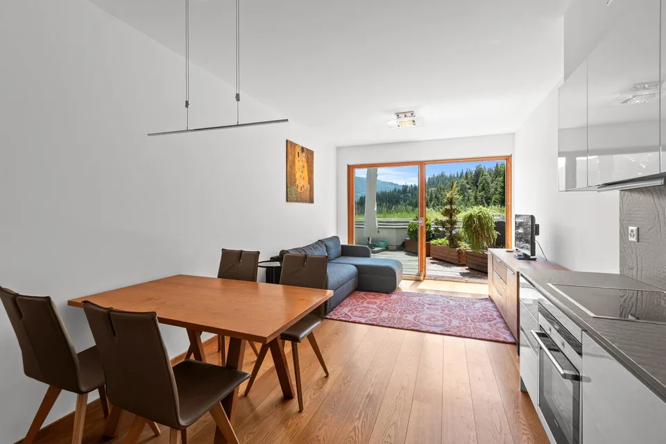 Charmante 3.5-Zimmer-Terrassenwohnung mit Ski-In/Ski-Out in Laax