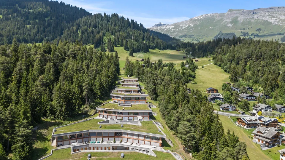 Charmante 3.5-Zimmer-Terrassenwohnung mit Ski-In/Ski-Out in Laax