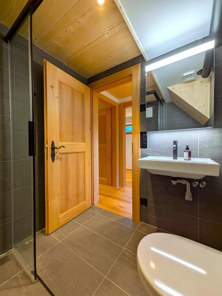 High-quality converted barn in the Binntal valley – photo 13 of 23