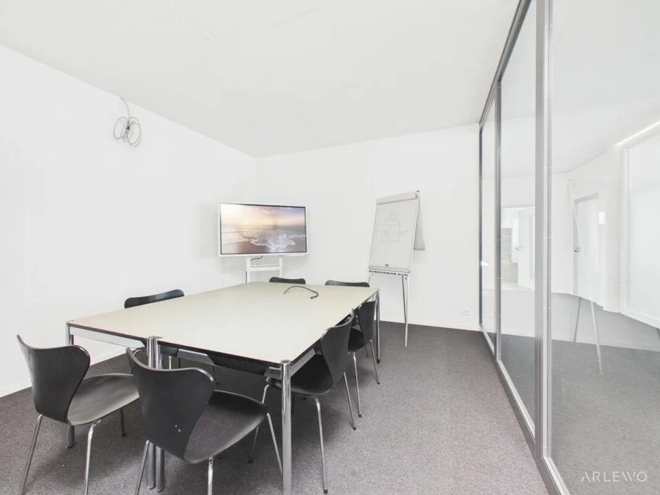 Ausgebaute Kleinfläche für Büro, Praxis oder stilles Gewerbe