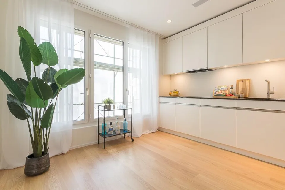 Erstvermietung: Gartenwohnung mit zwei Sitzplätzen im Zürcher Seefeld