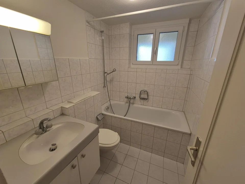 3-bedroom apartment with small balcony