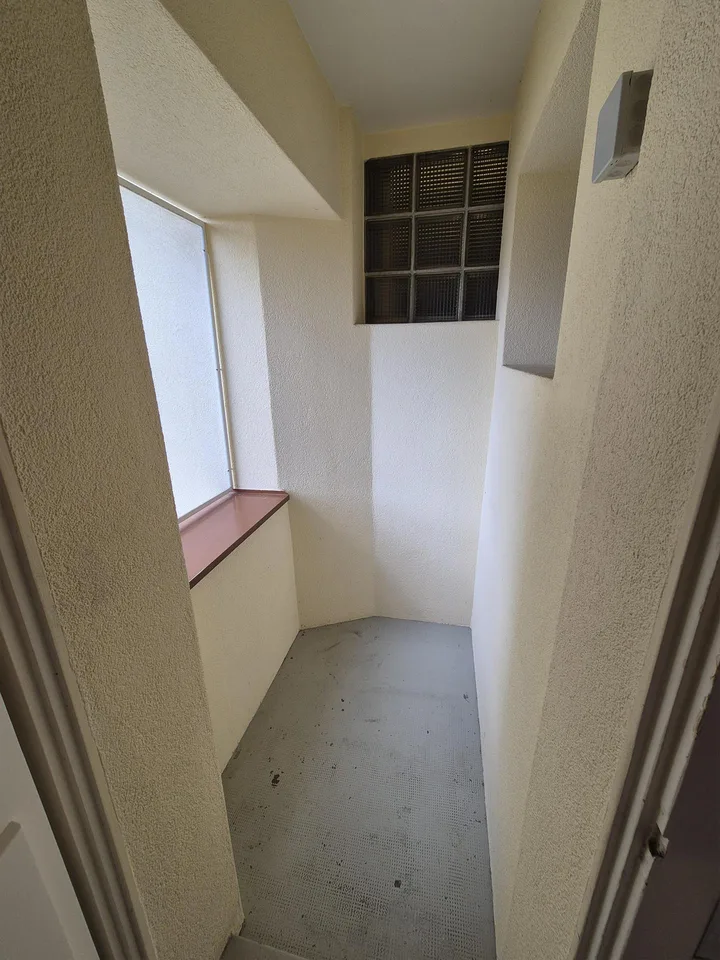 3-bedroom apartment with small balcony