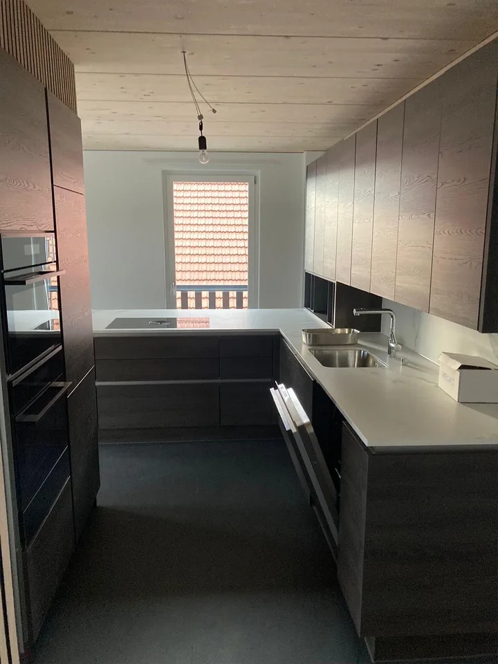 Moderne 5.5-Zimmer-Wohnung mit Garage und Terasse in Elsau