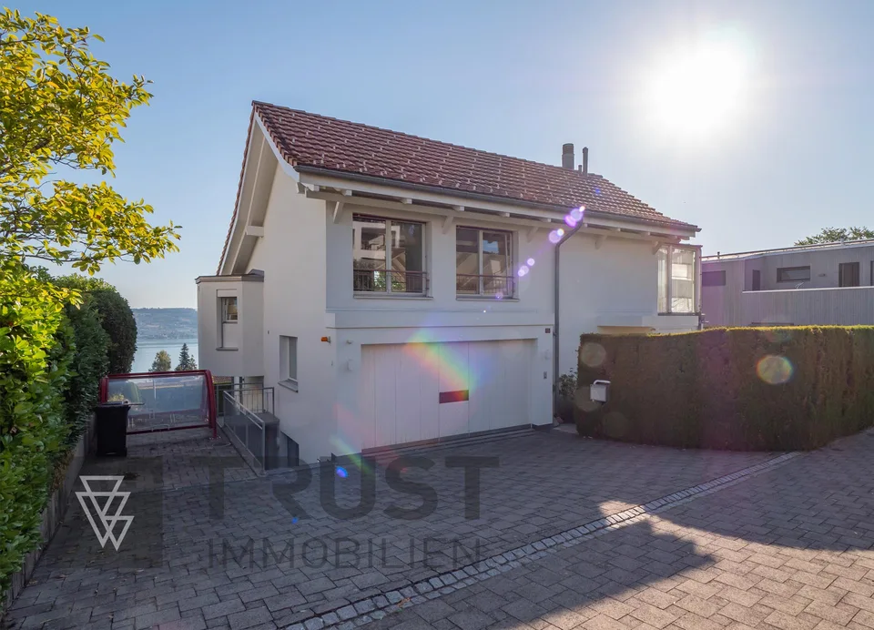 Wohnen über dem Zürichsee - mit Weitsicht und viel Raum.