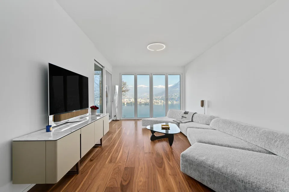Appartamento con spettacolare vista lago