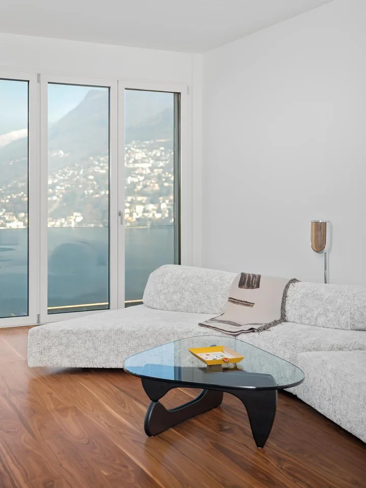 Appartamento con spettacolare vista lago
