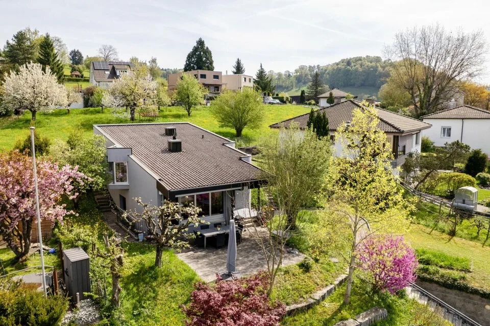 Freistehendes Einfamilienhaus mit Aussicht über Gränichen