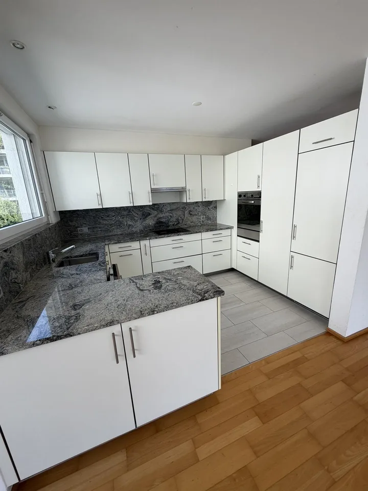 Grosszügige 4.5 Zimmerwohnung an attraktiver Lage